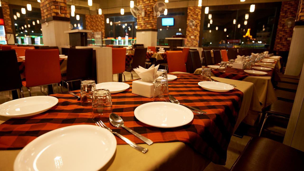 Hotel Golden View Ширді Екстер'єр фото